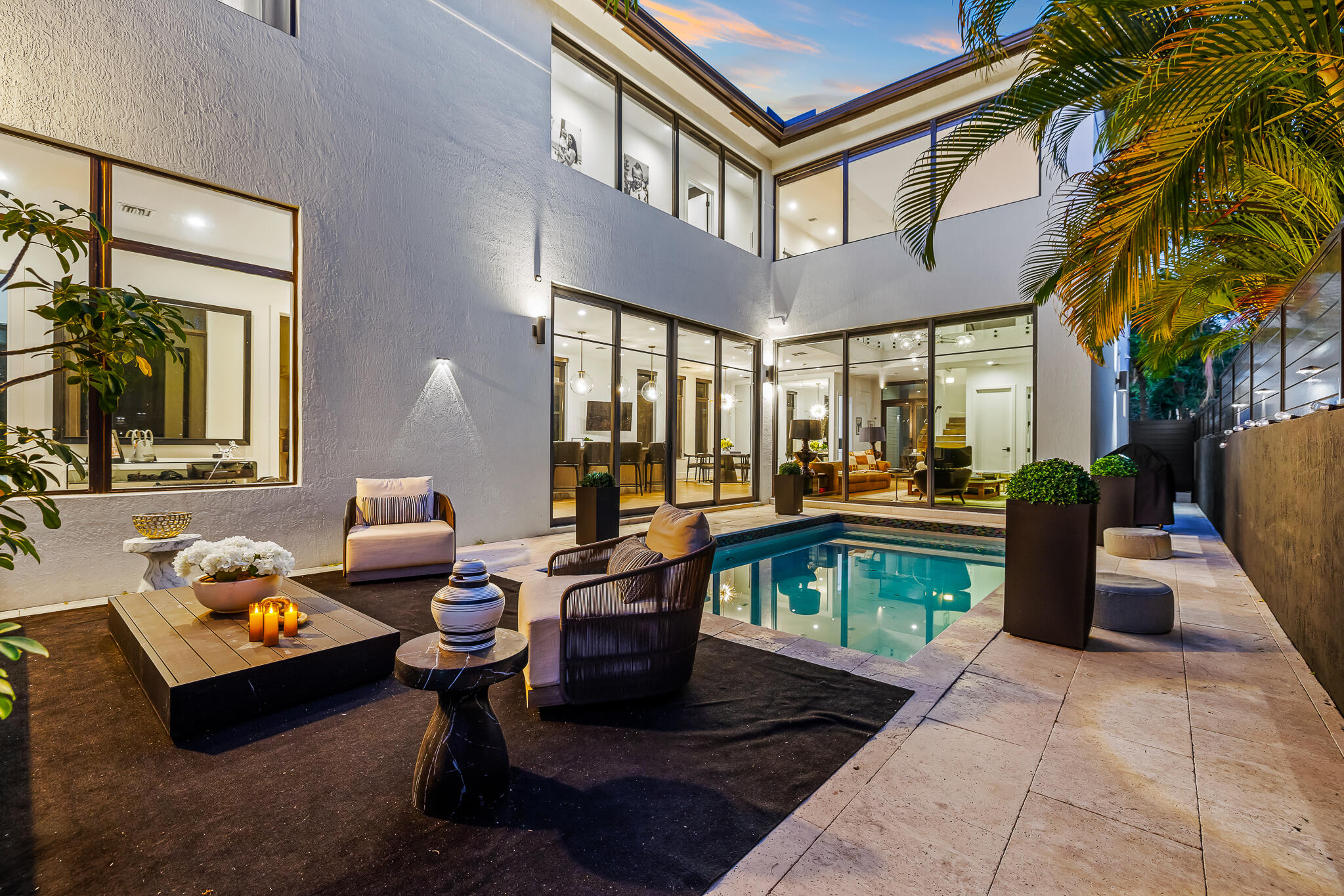 549 NE 10th Fort Lauderdale, FL 33301