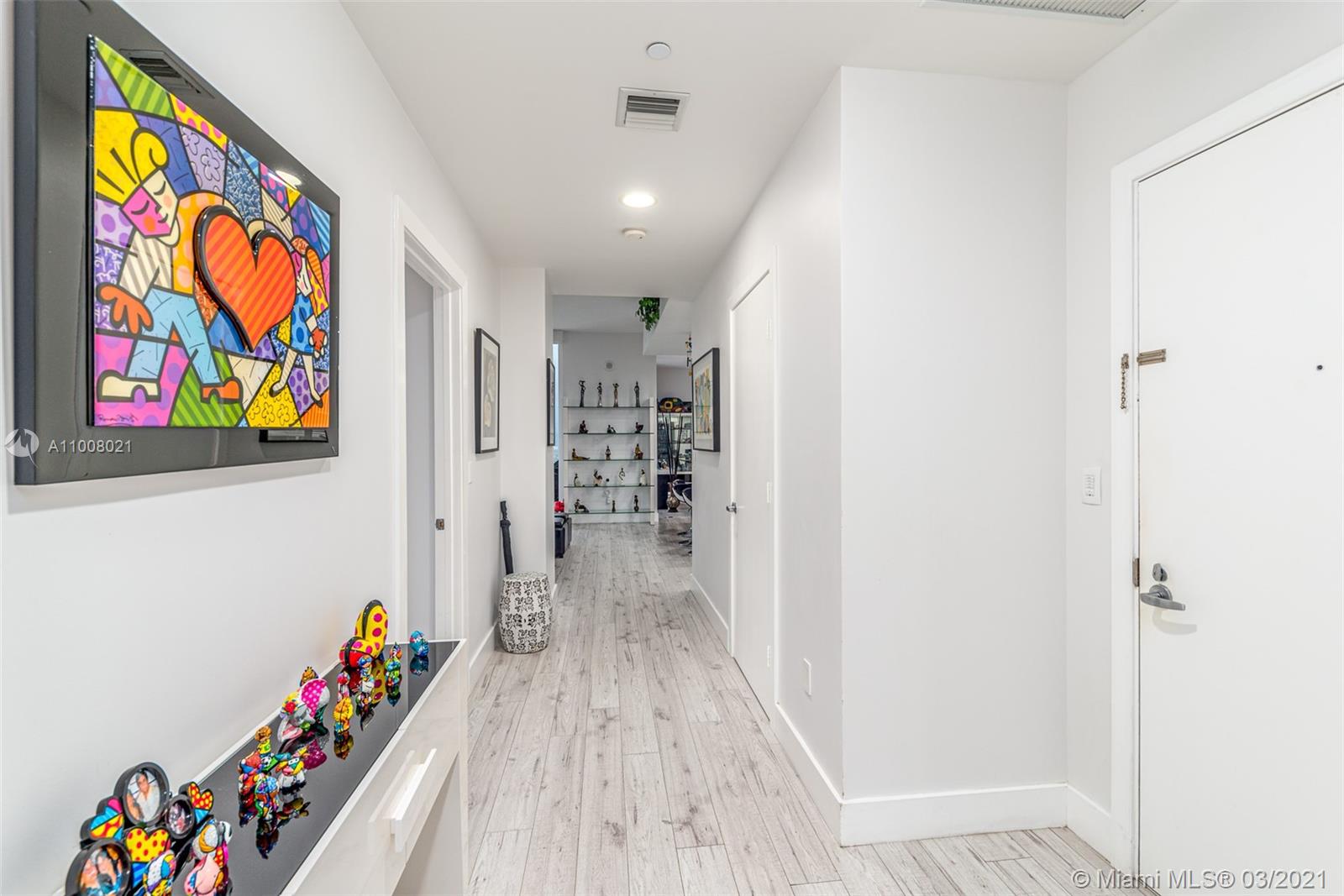 1050 Brickell Ave #PH3504 Miami, FL 33131