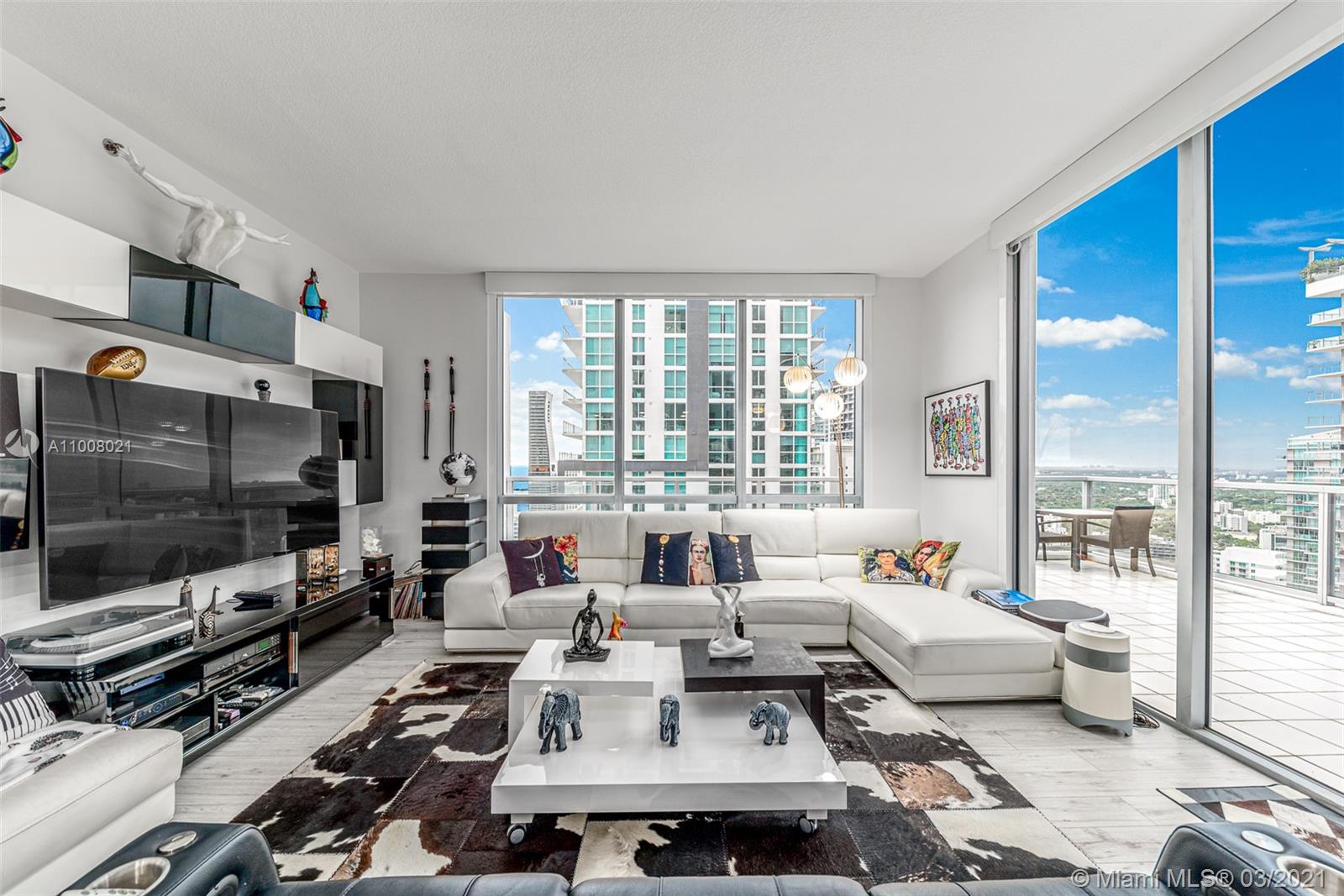 1050 Brickell Ave #PH3504 Miami, FL 33131