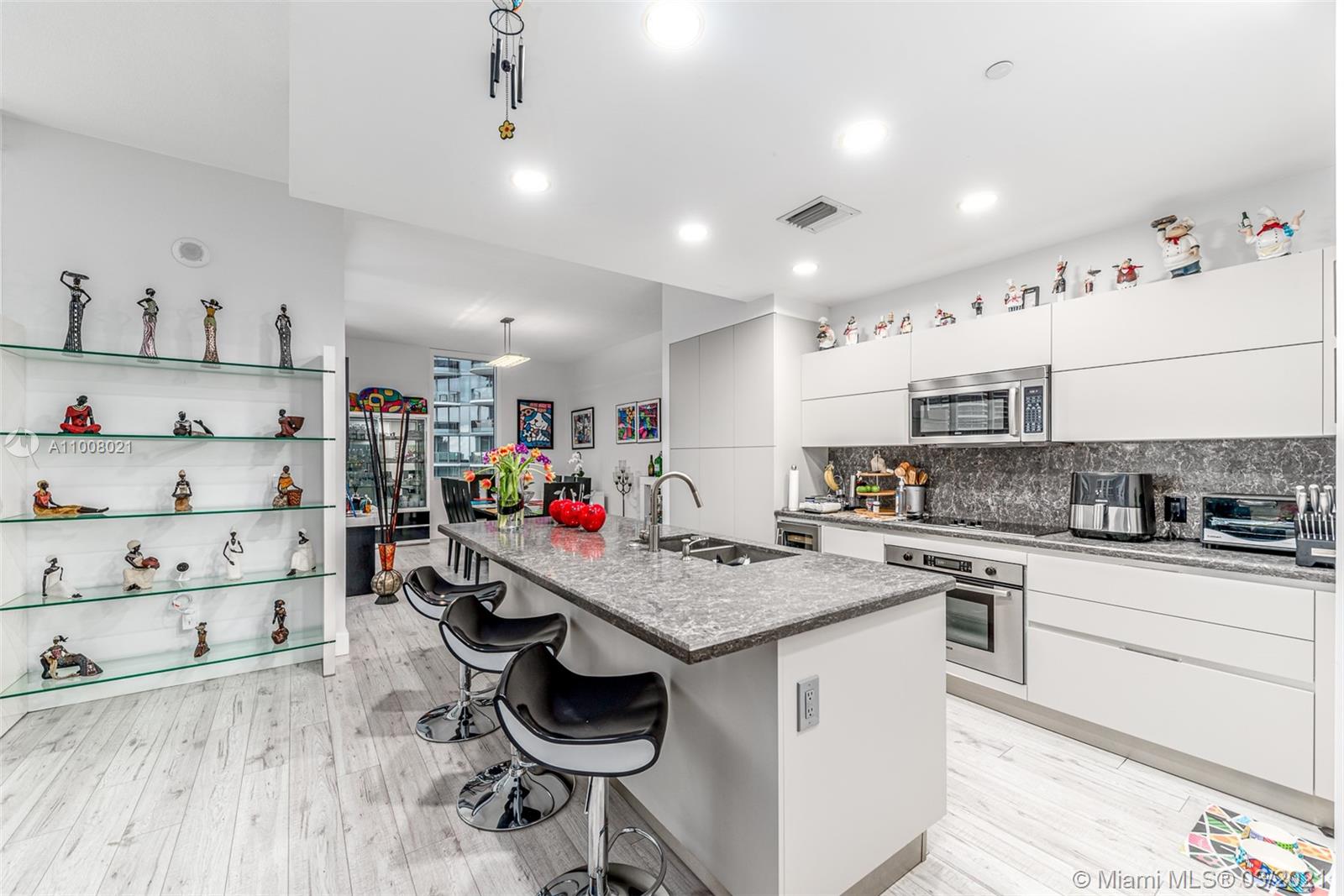 1050 Brickell Ave #PH3504 Miami, FL 33131