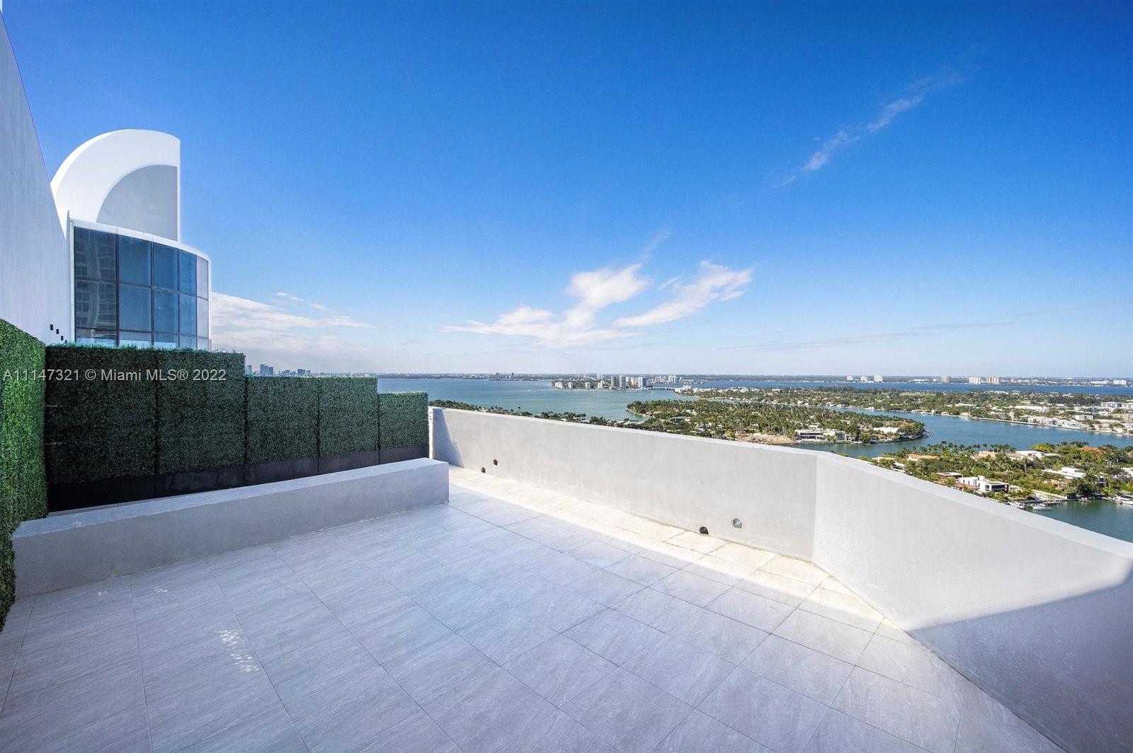 6301 Collins Ave #PH7