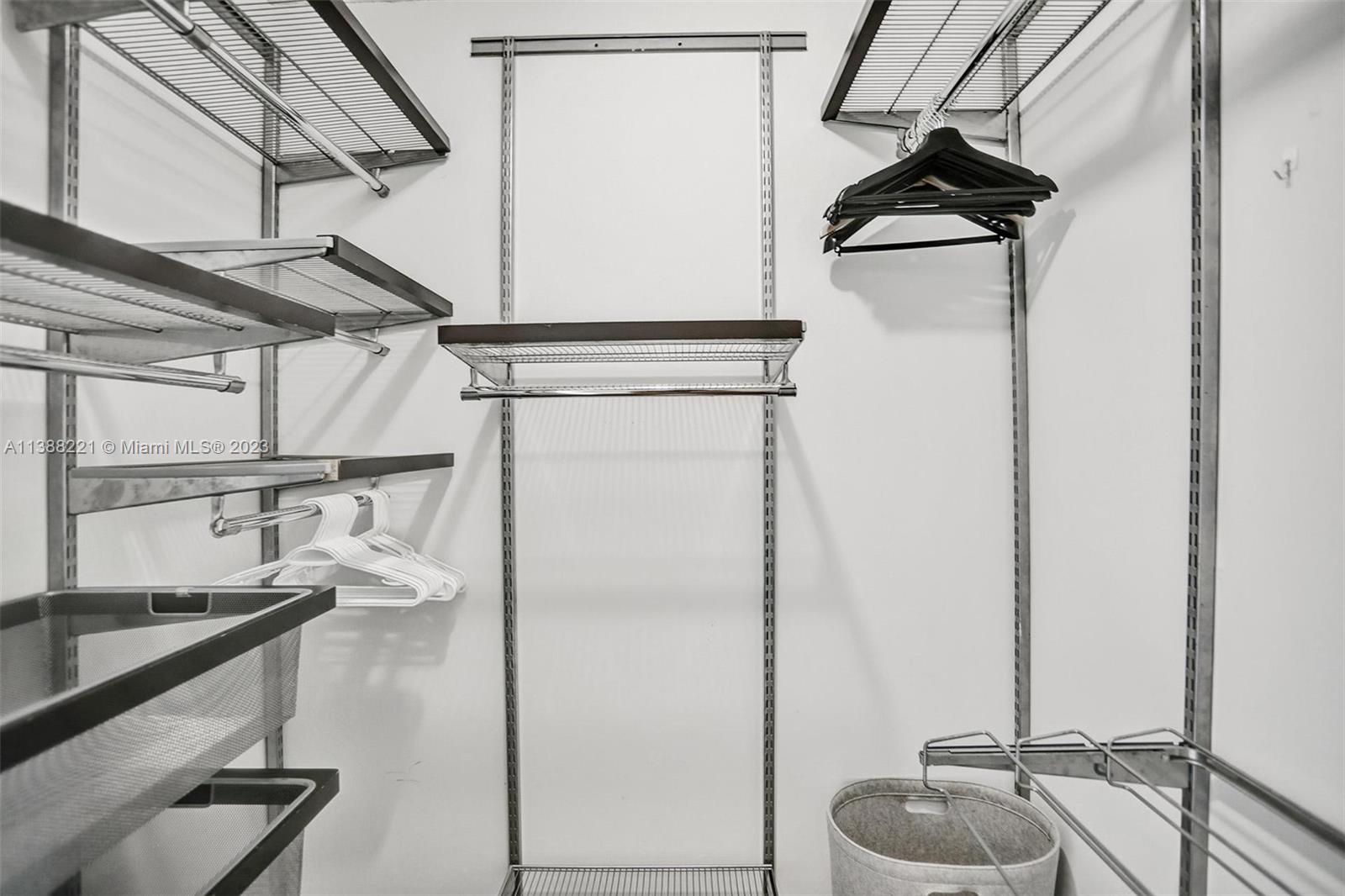 1155 Brickell Bay Dr #1808,Miami, FL 33131