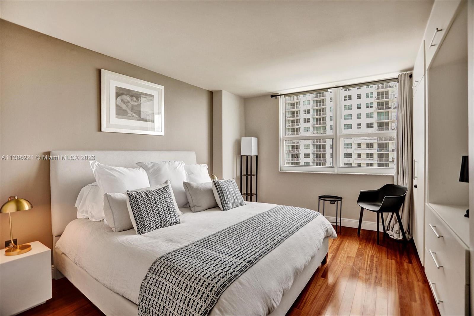 1155 Brickell Bay Dr #1808,Miami, FL 33131