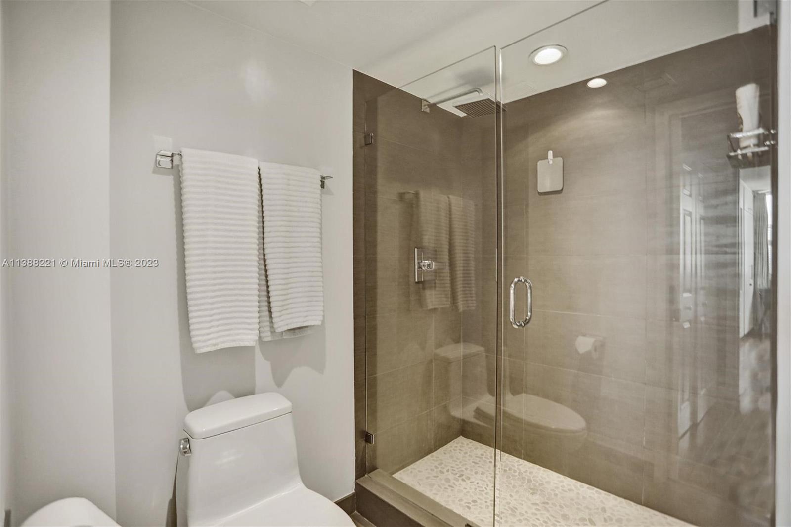 1155 Brickell Bay Dr #1808,Miami, FL 33131