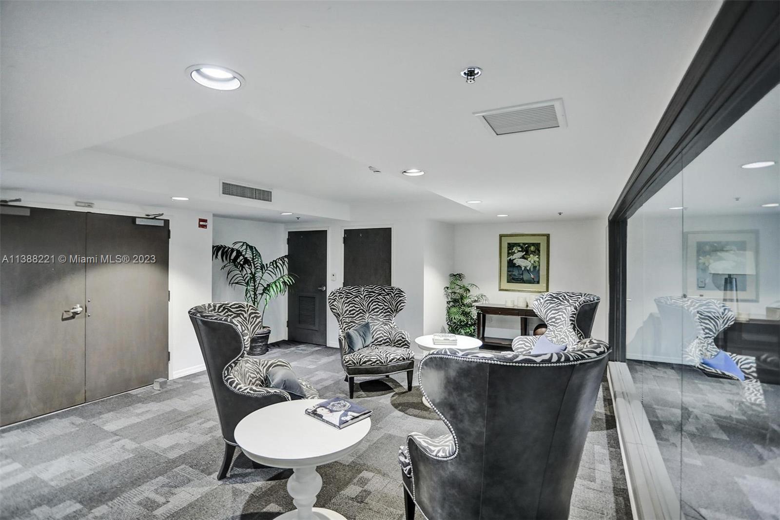 1155 Brickell Bay Dr #1808,Miami, FL 33131