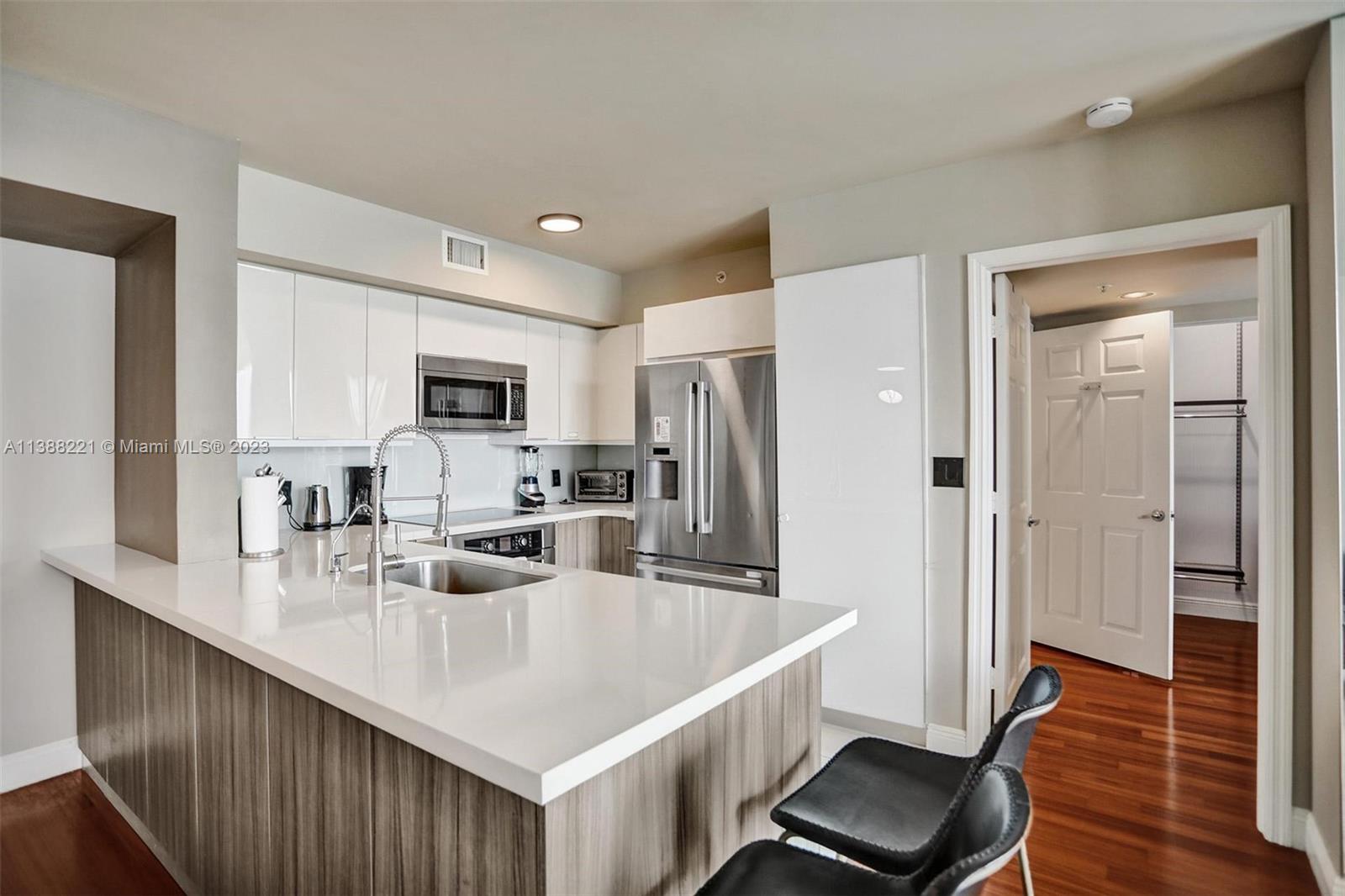 1155 Brickell Bay Dr #1808,Miami, FL 33131