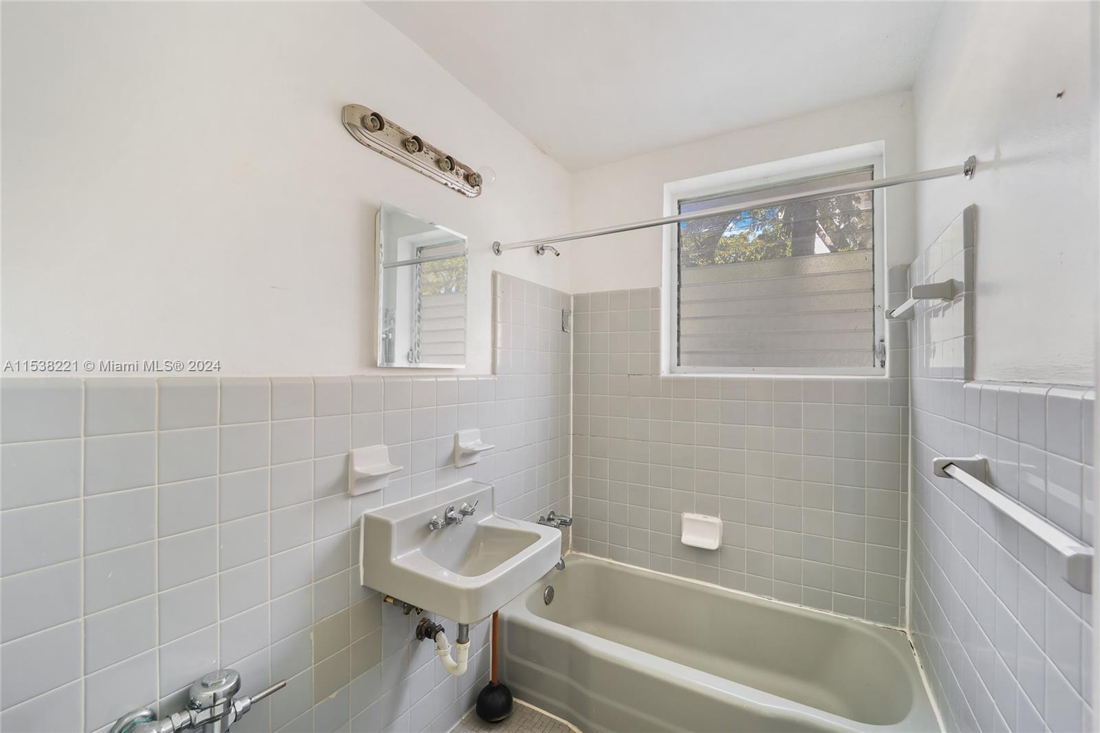 1770 Meridian Ave Miami Beach, FL 33139