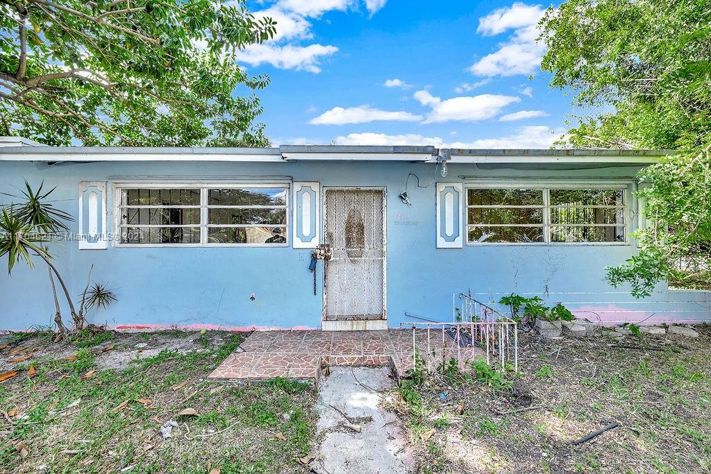 2100 NW 76th St