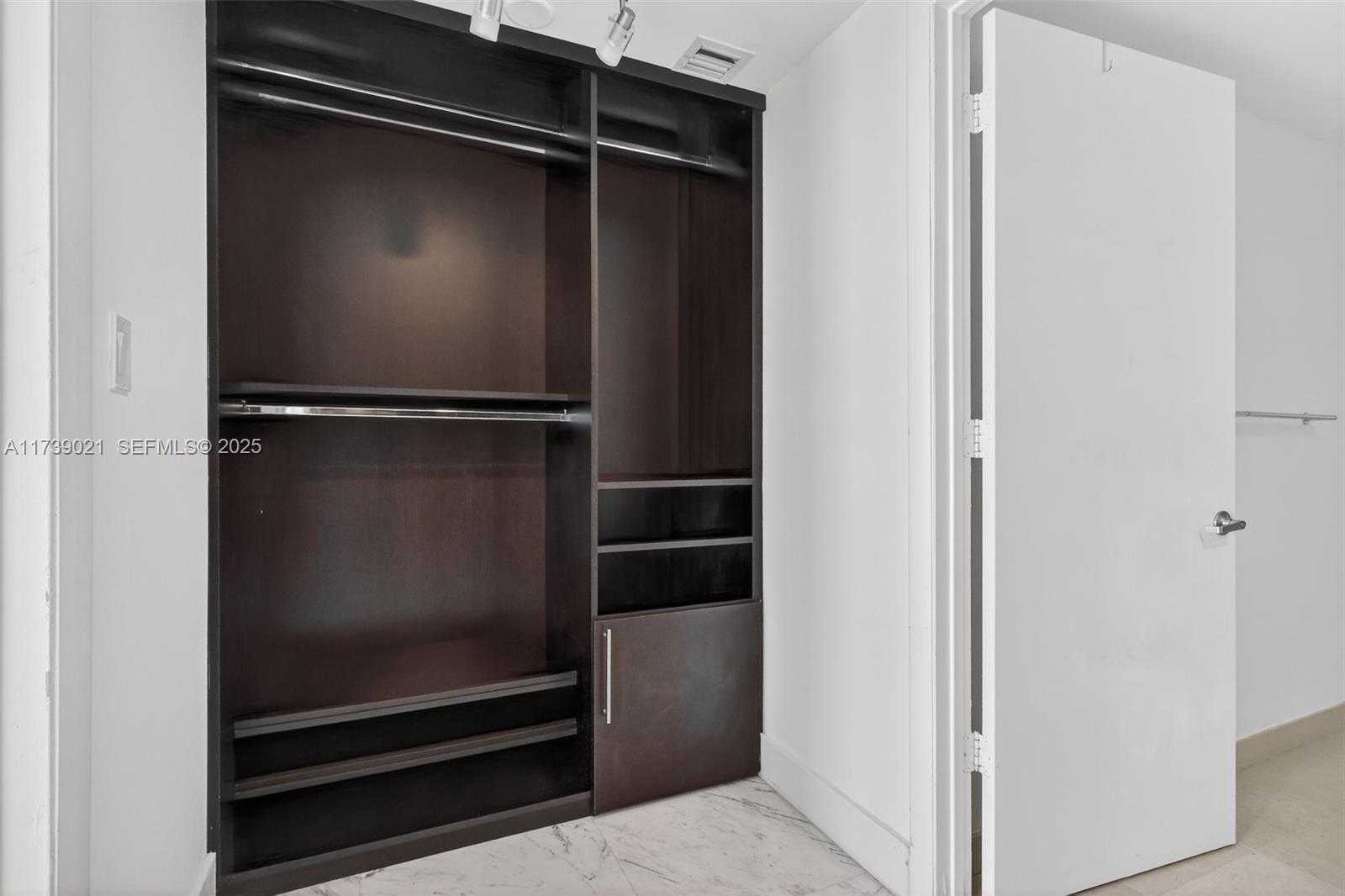 image Icon Brickell III (W Miami)19