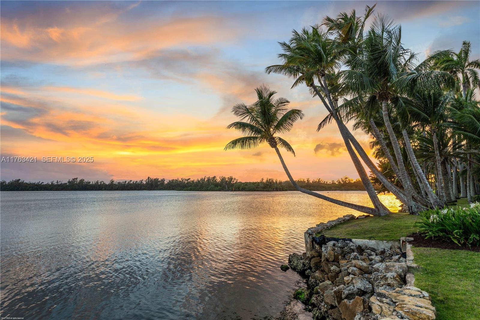 6 Riverview Rd Jupiter Island, FL 33455