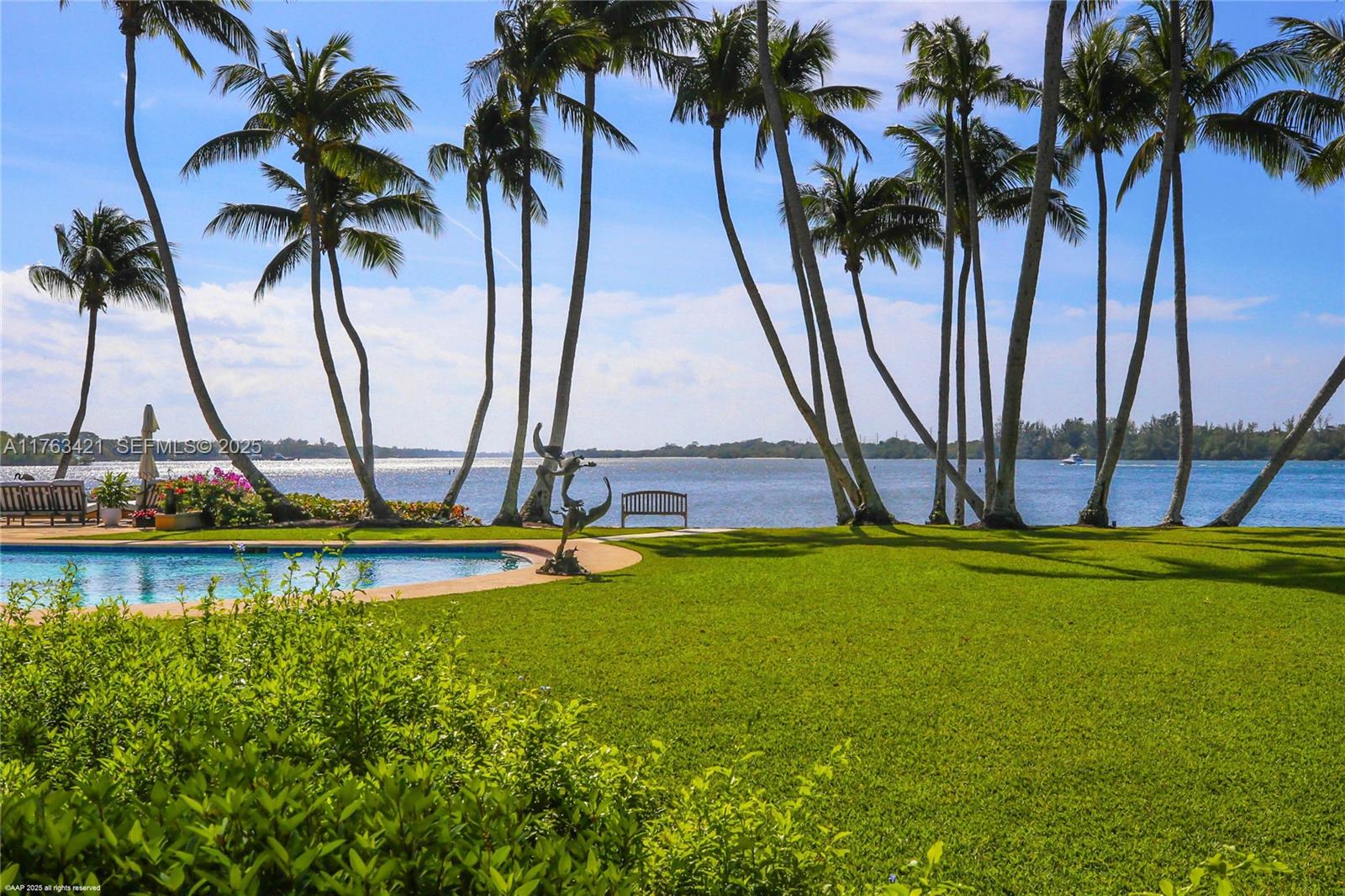 6 Riverview Rd Jupiter Island, FL 33455