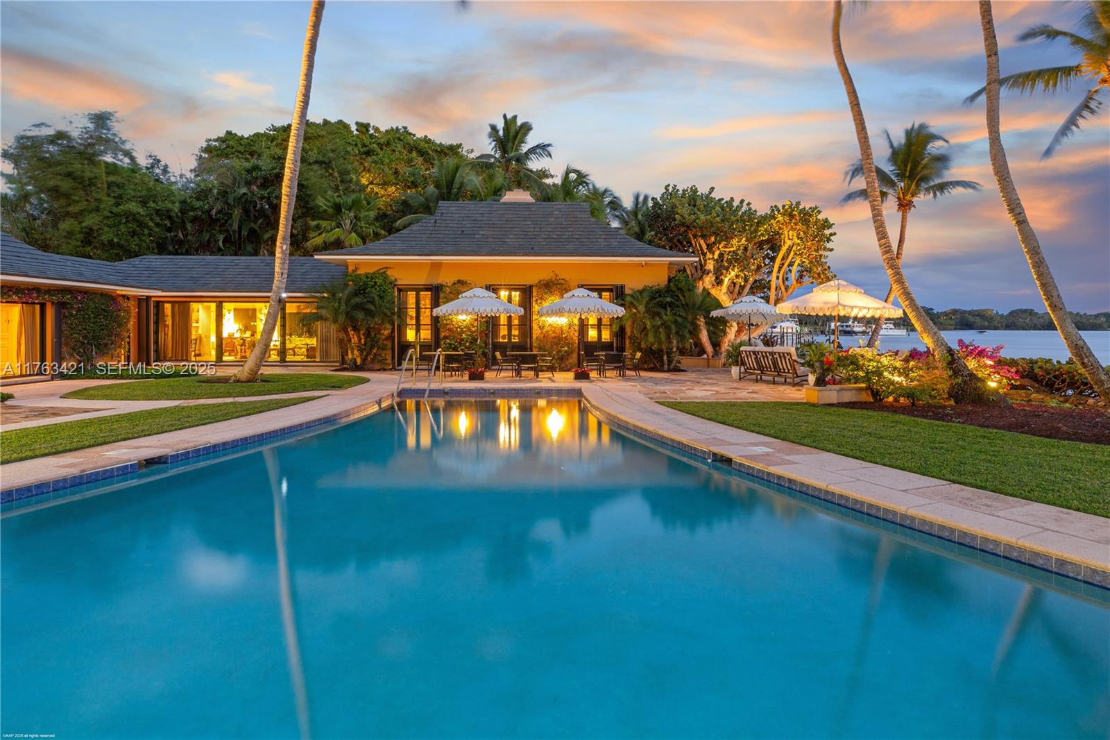 6 Riverview Rd Jupiter Island, FL 33455