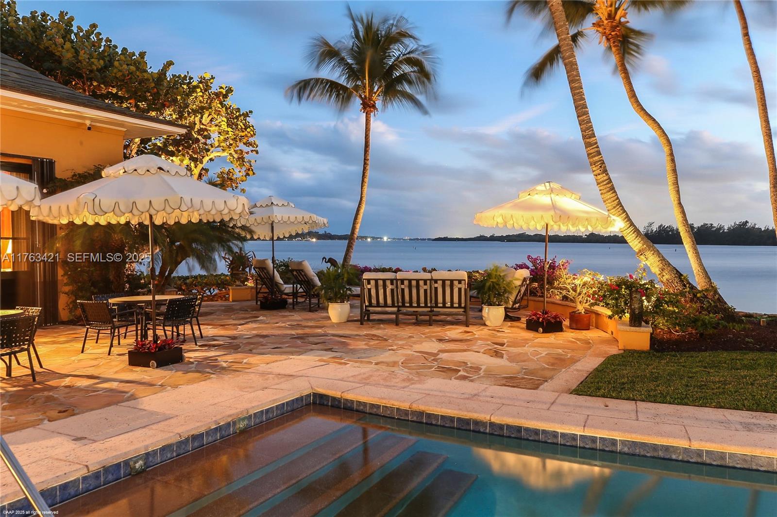 6 Riverview Rd Jupiter Island, FL 33455