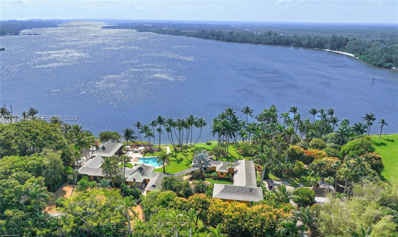 6 Riverview Rd Jupiter Island, FL 33455