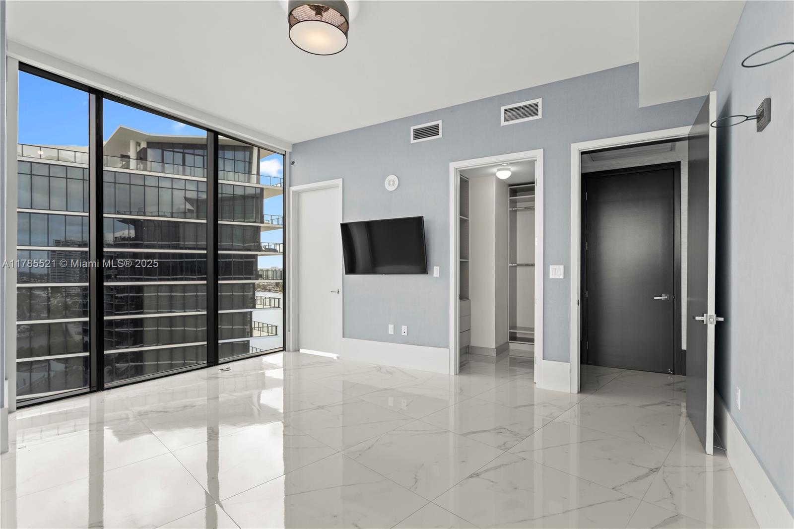 image Prive Condo42