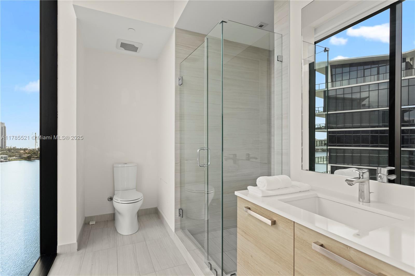 image Prive Condo43