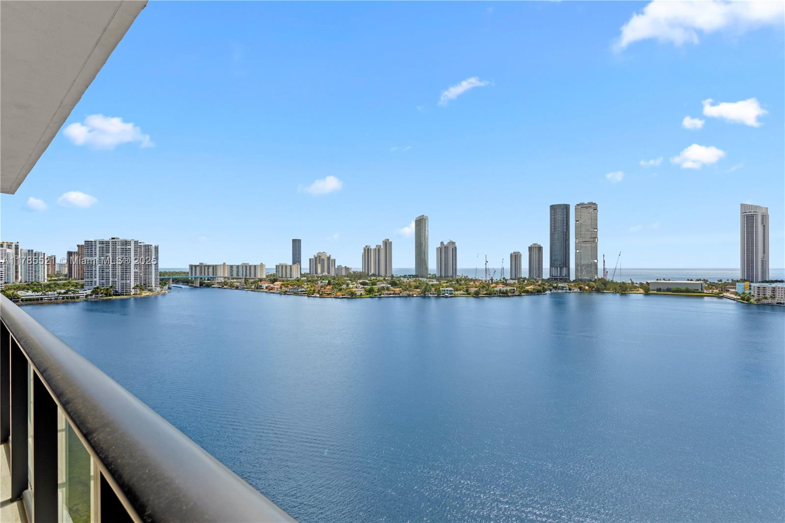 image Prive Condo46