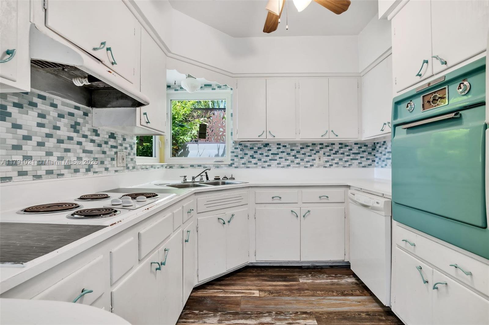 2019 NE 31st Ave Fort Lauderdale, FL 33305