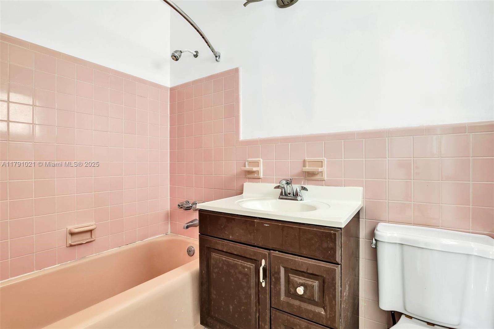 2019 NE 31st Ave Fort Lauderdale, FL 33305