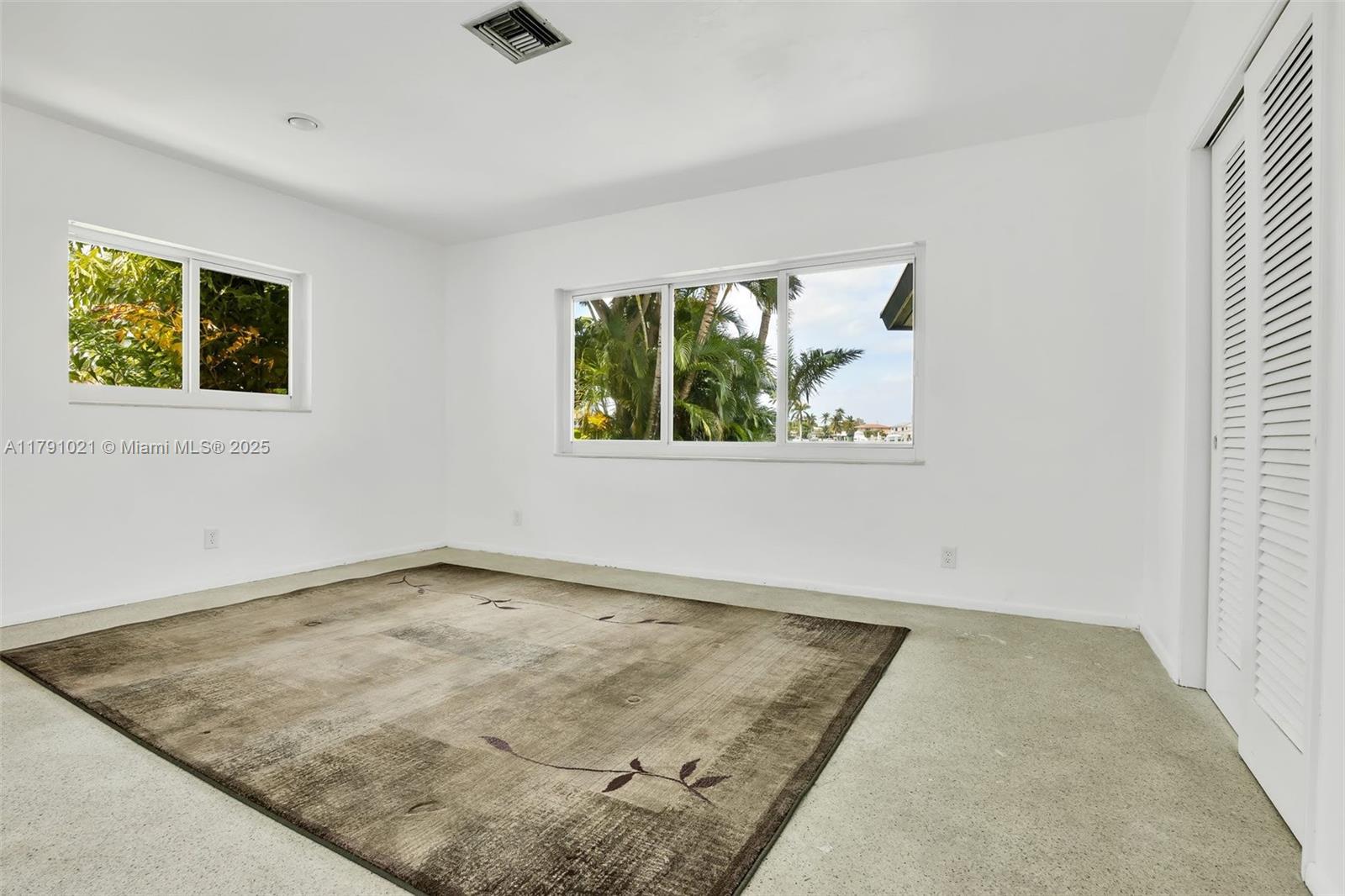 2019 NE 31st Ave Fort Lauderdale, FL 33305