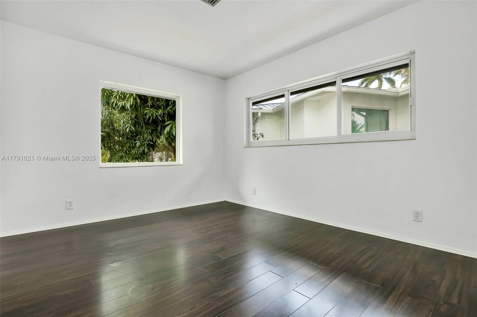 2019 NE 31st Ave Fort Lauderdale, FL 33305