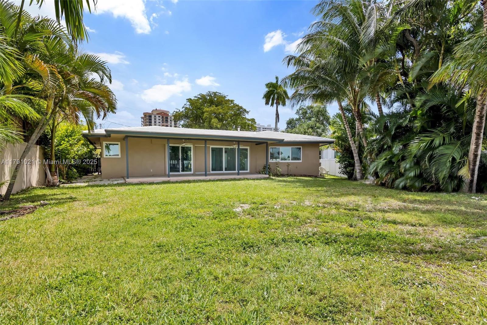 2019 NE 31st Ave Fort Lauderdale, FL 33305