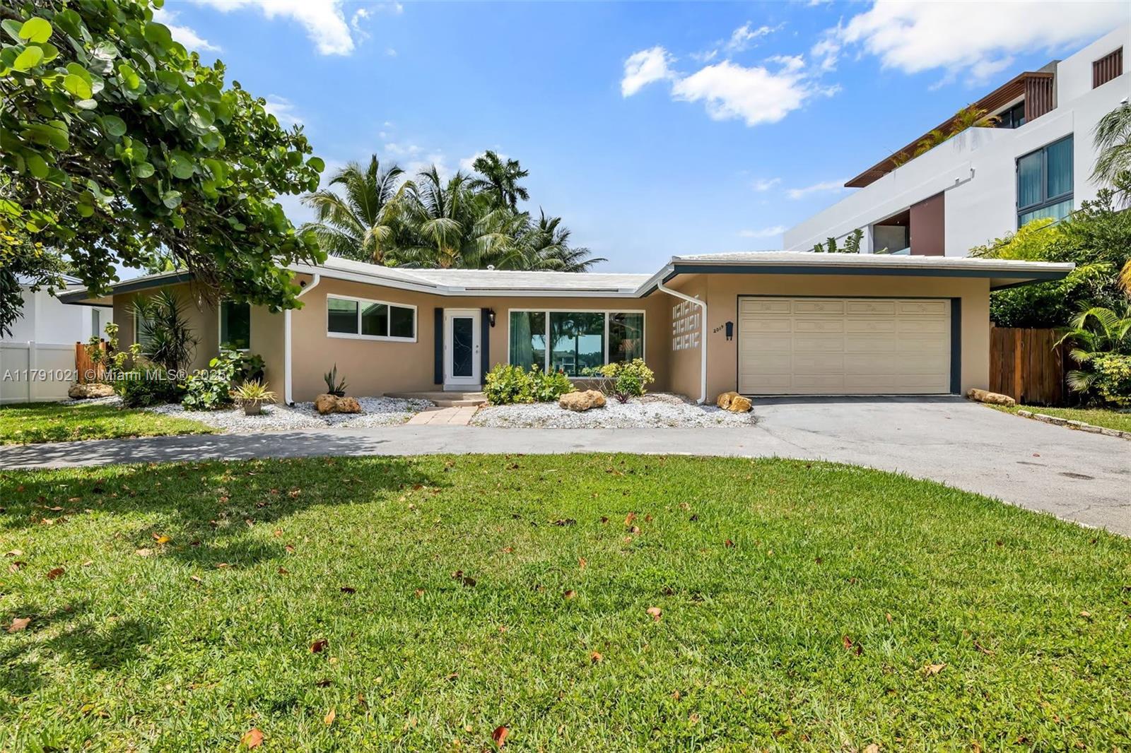 2019 NE 31st Ave Fort Lauderdale, FL 33305