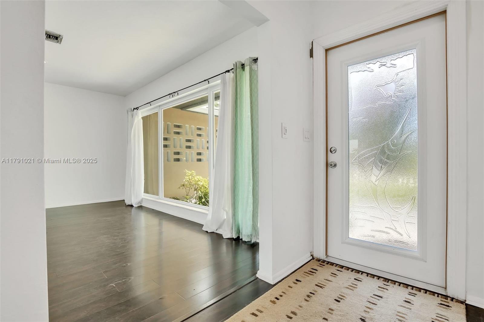 2019 NE 31st Ave Fort Lauderdale, FL 33305