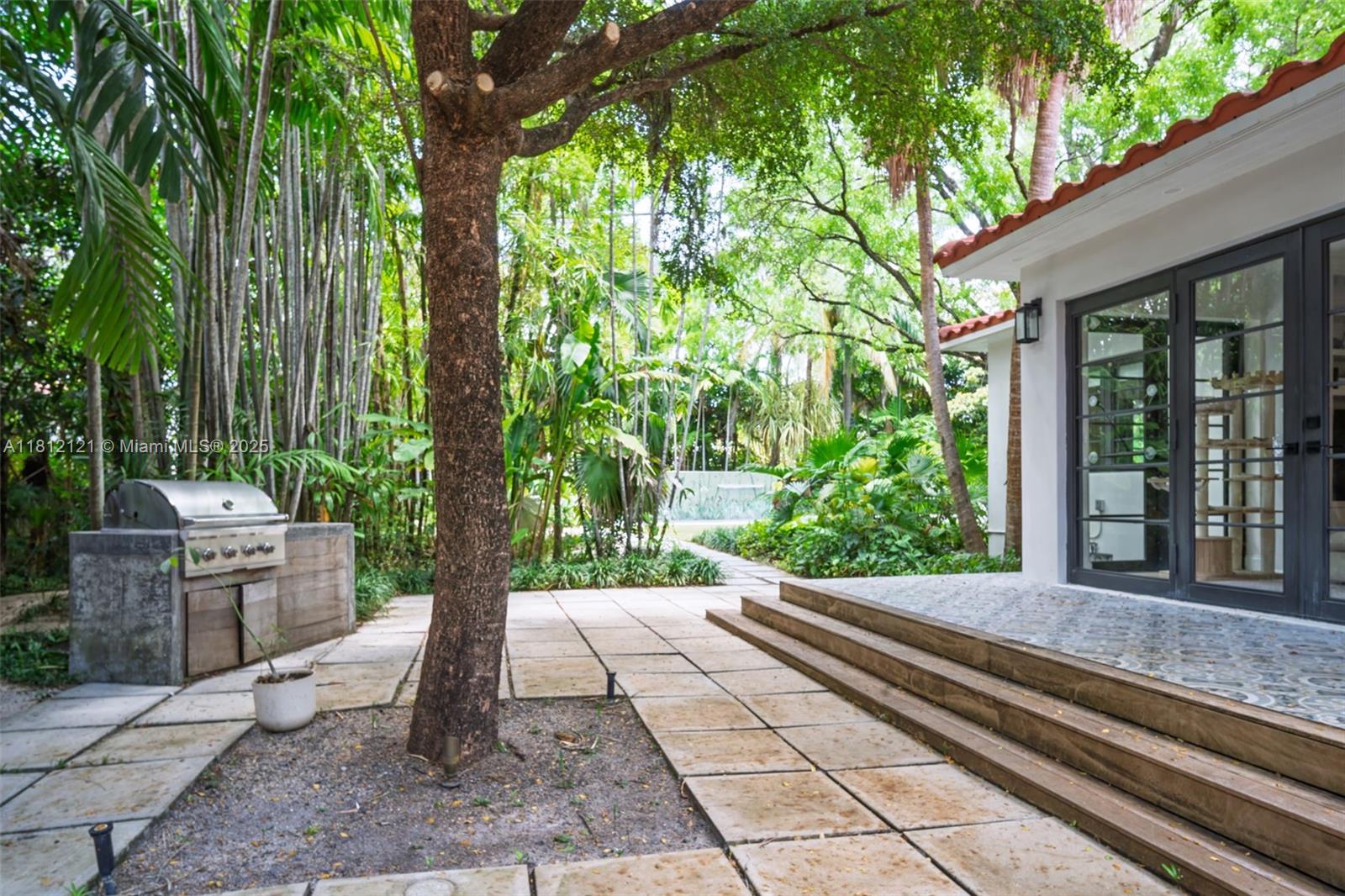 621 NE 55th St Miami, FL 33137