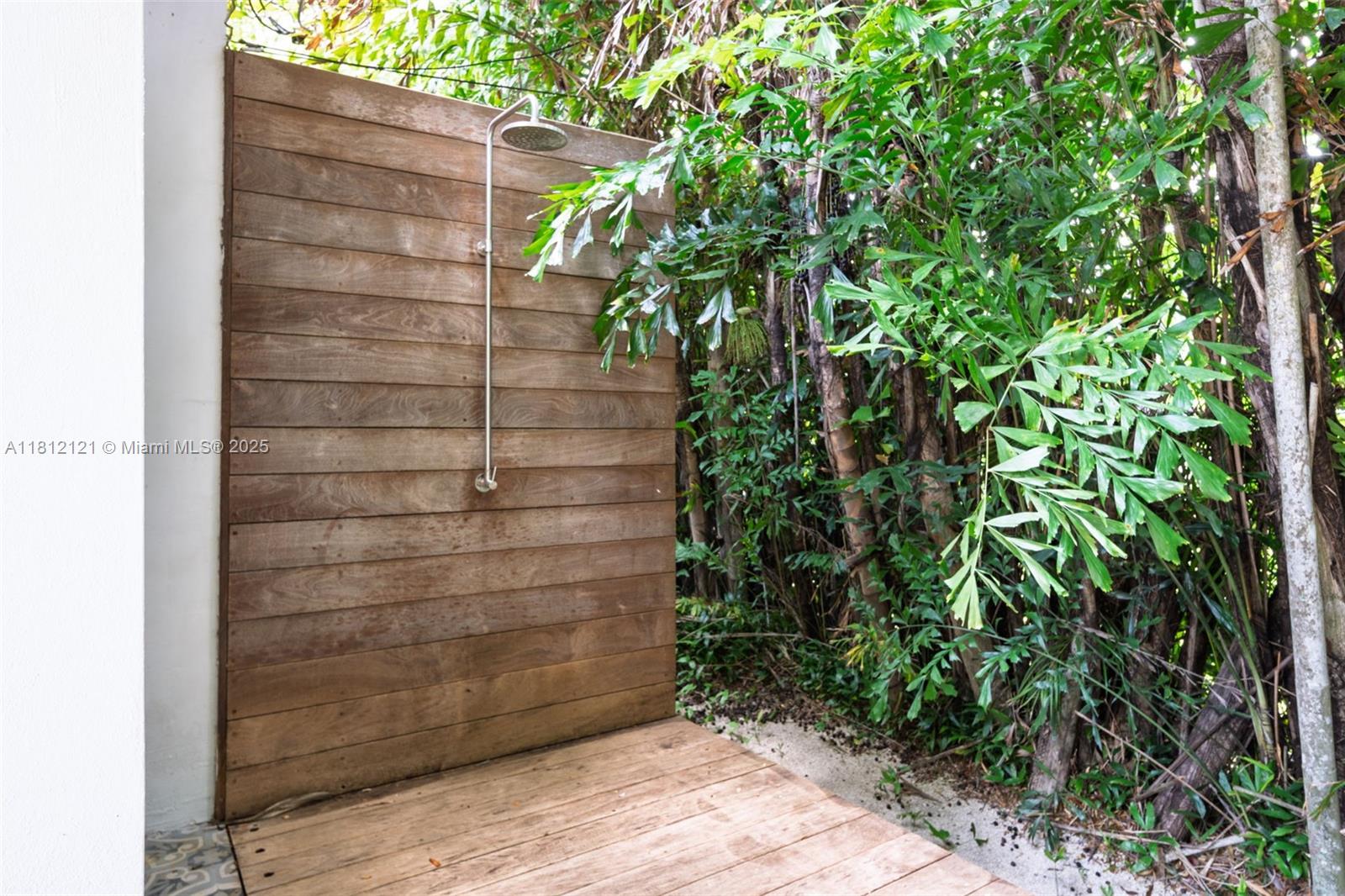 621 NE 55th St Miami, FL 33137