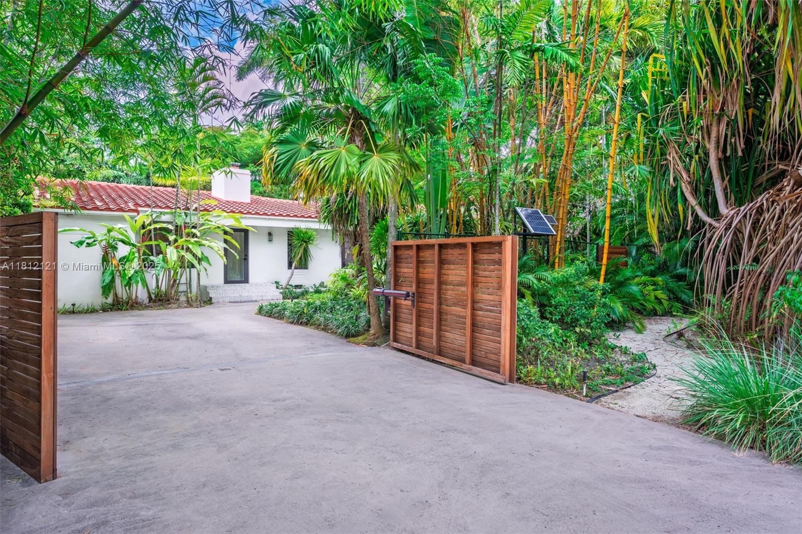 621 NE 55th St Miami, FL 33137