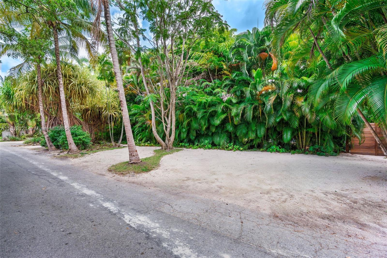 621 NE 55th St Miami, FL 33137