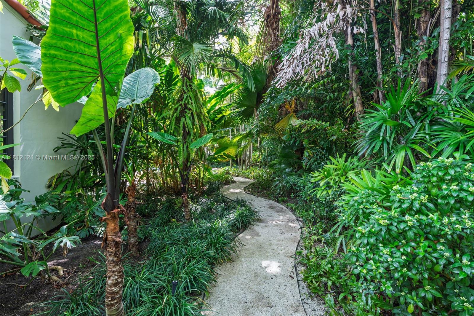 621 NE 55th St Miami, FL 33137