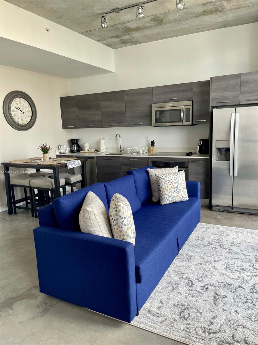 image Centro Condominium8