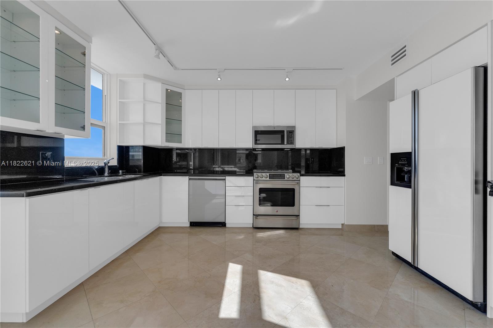 image Balmoral Condo18