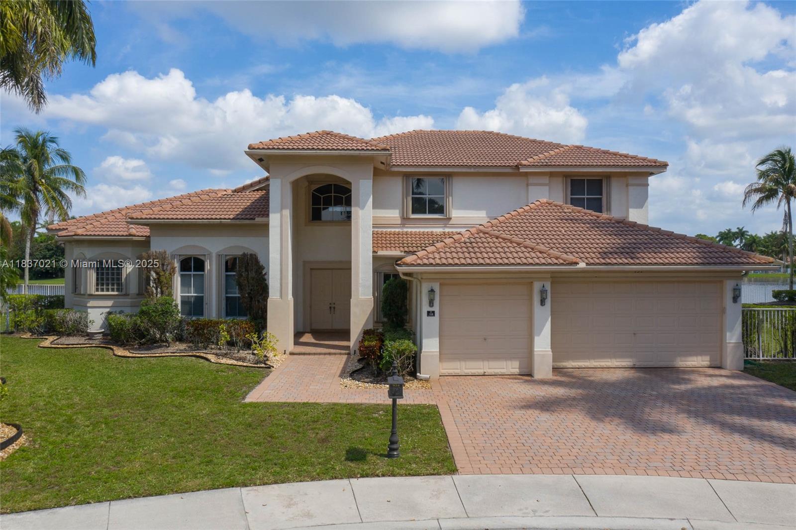 934 Gulfstream Ct