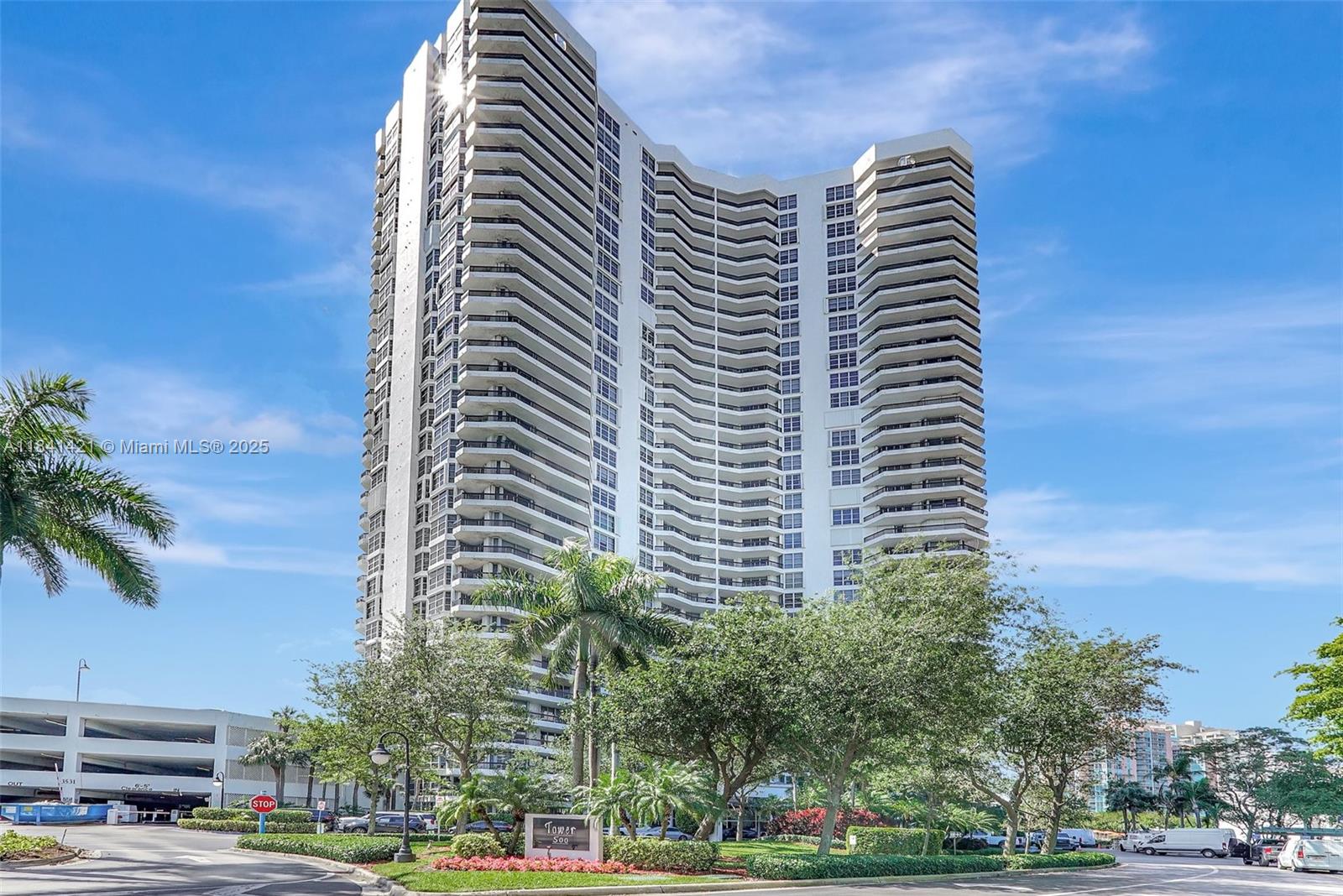 3530 Mystic Pointe Dr #2903