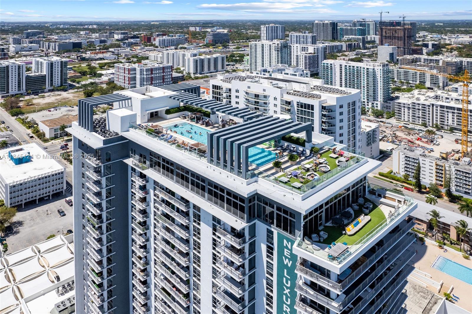 2150 N Bayshore Dr #0907