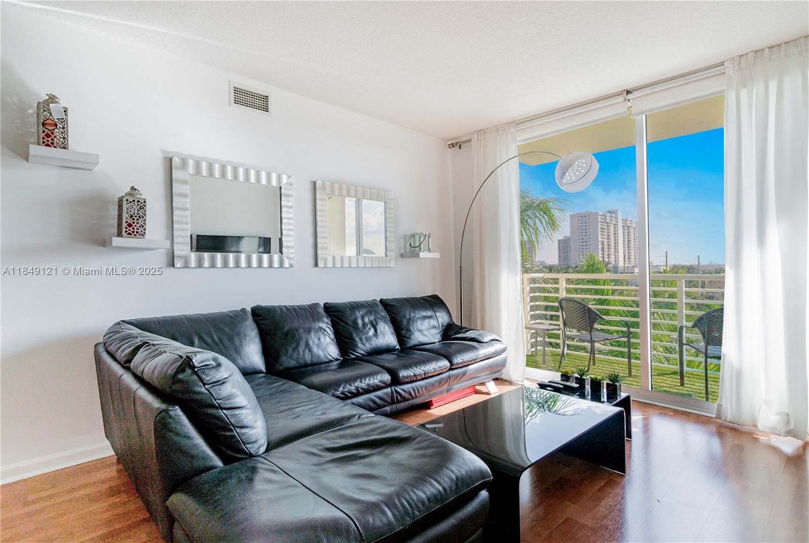 image West Condo12