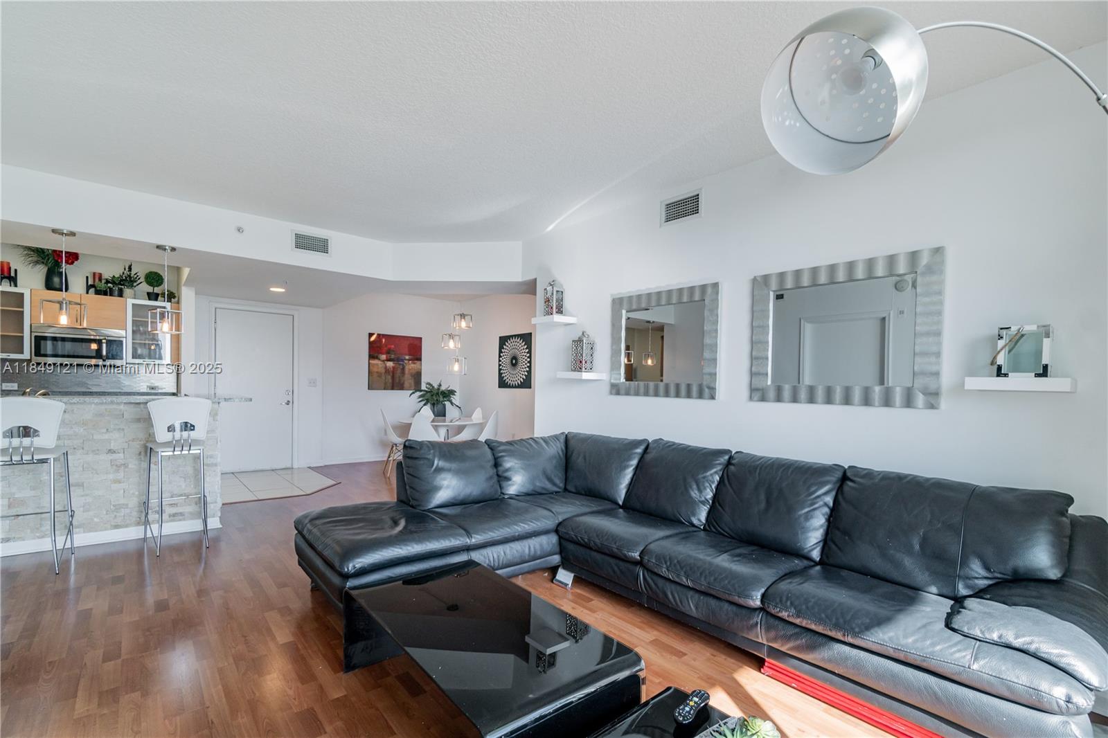 image West Condo13