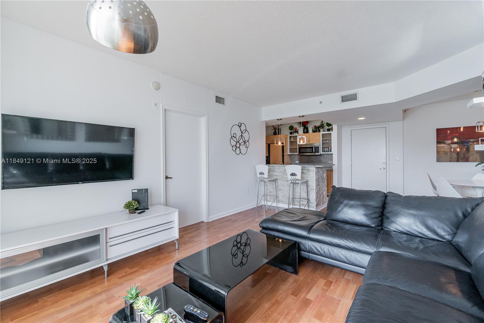 image West Condo14