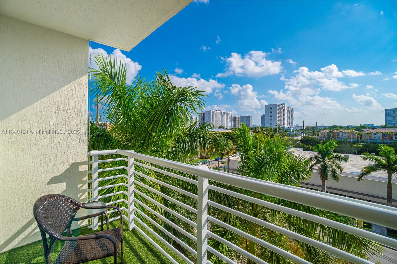image West Condo31