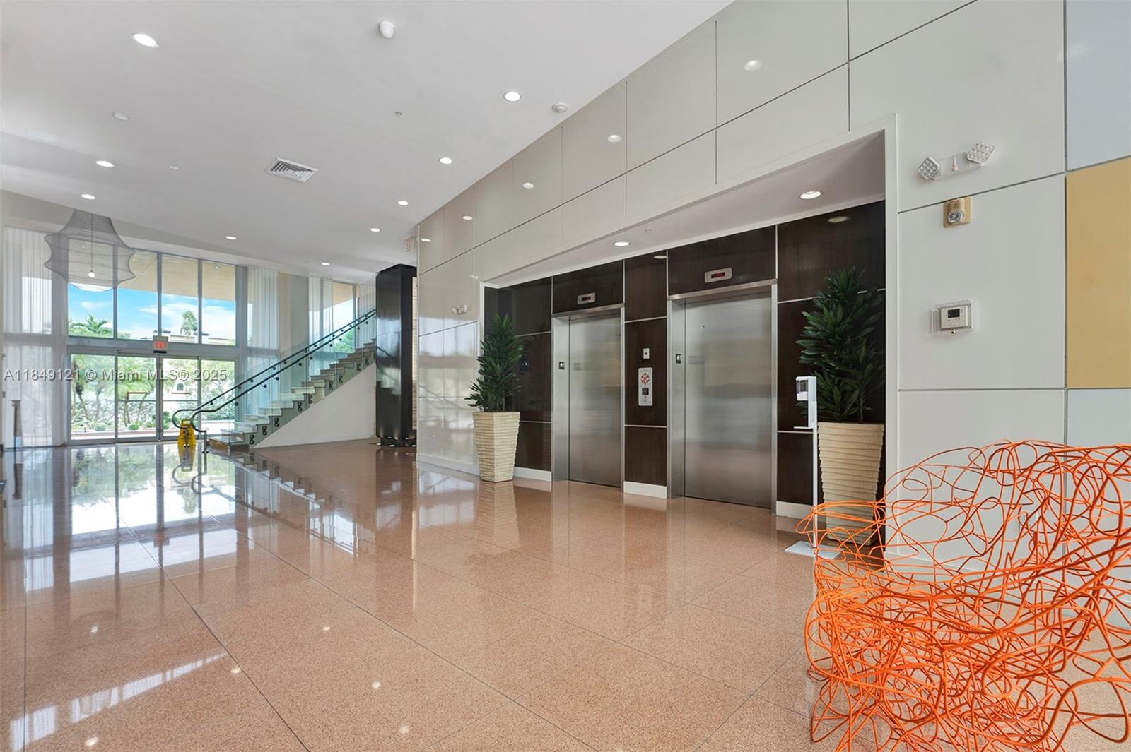 image West Condo38