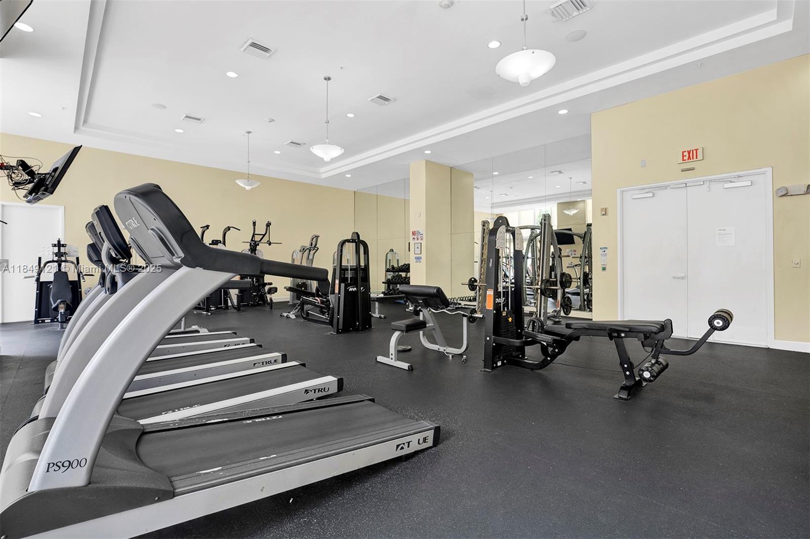 image West Condo39