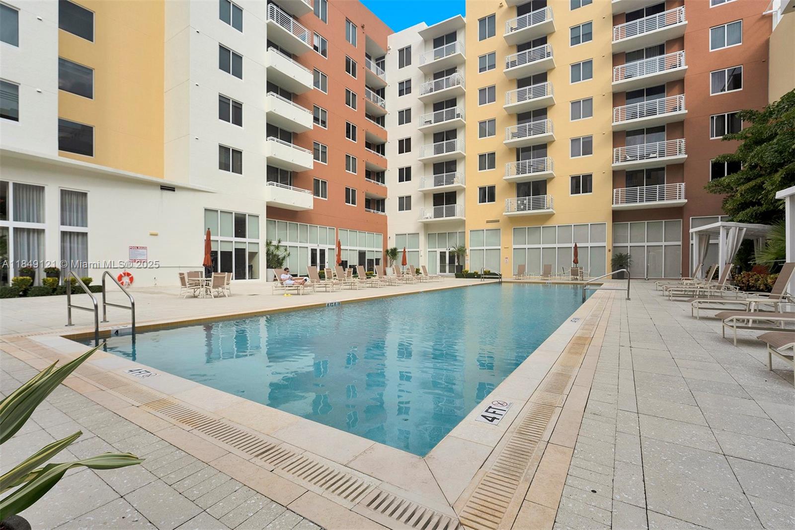 image West Condo42
