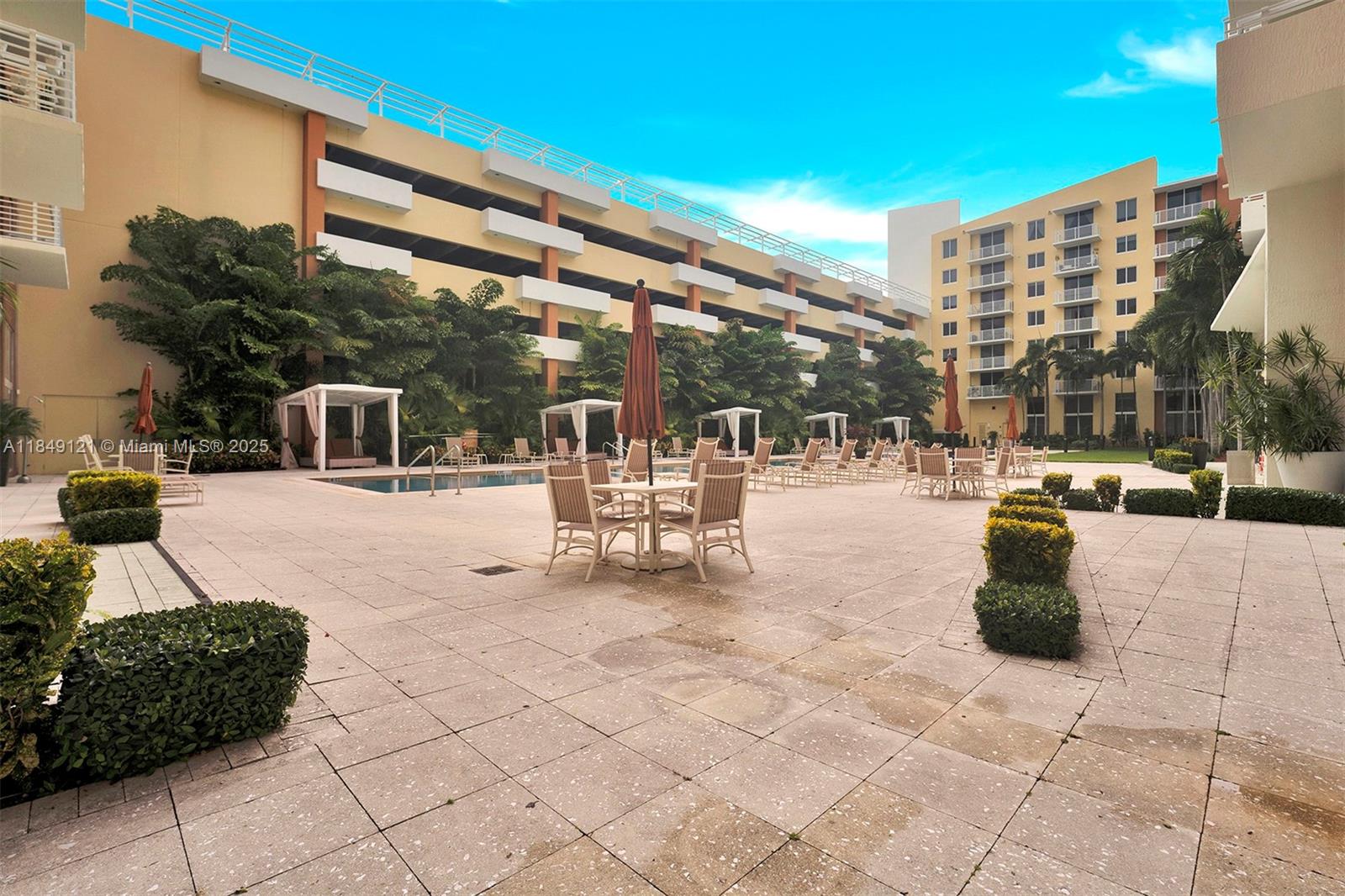image West Condo45