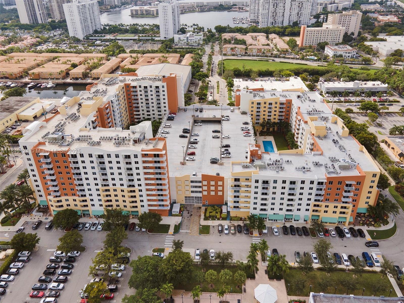 image West Condo51