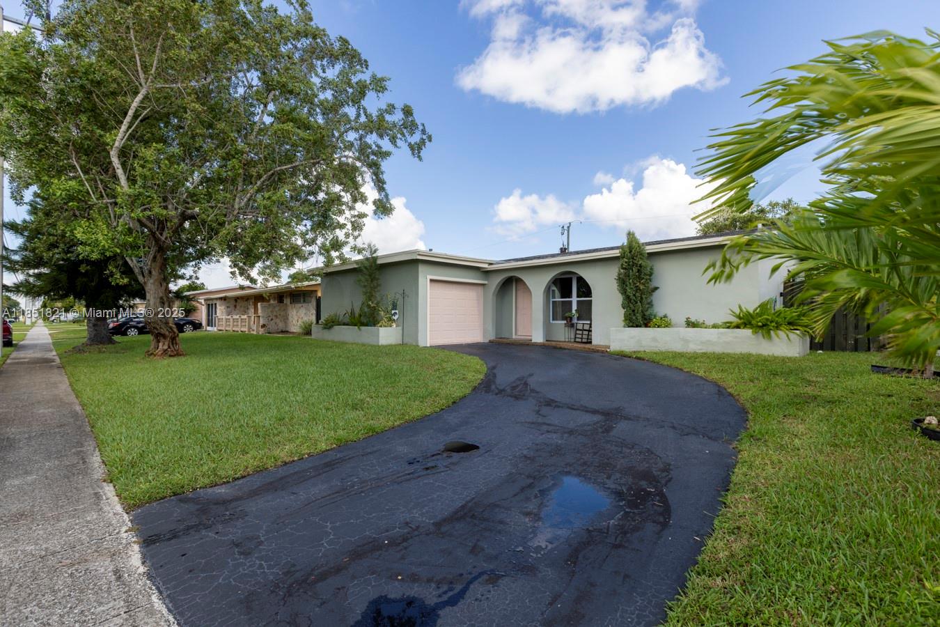 8941 NW 25th Ct