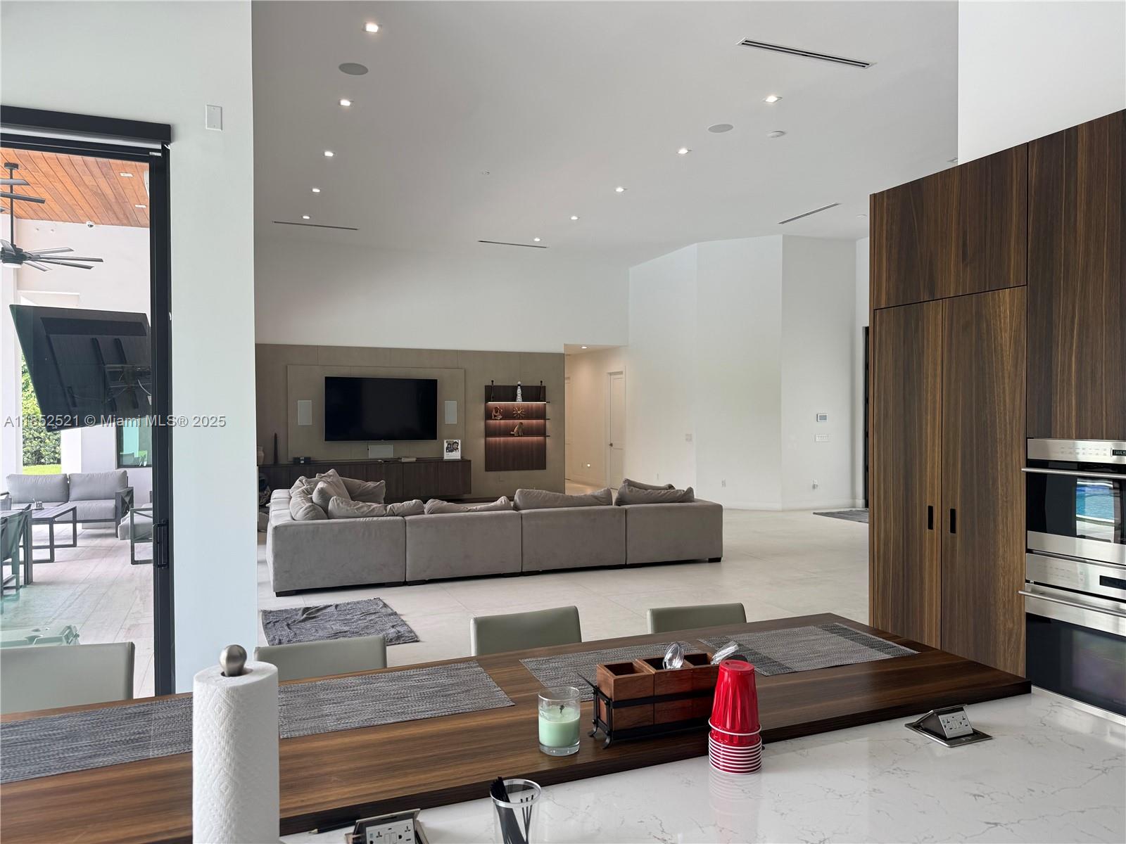 9600 SW 66th St Miami, FL 33173