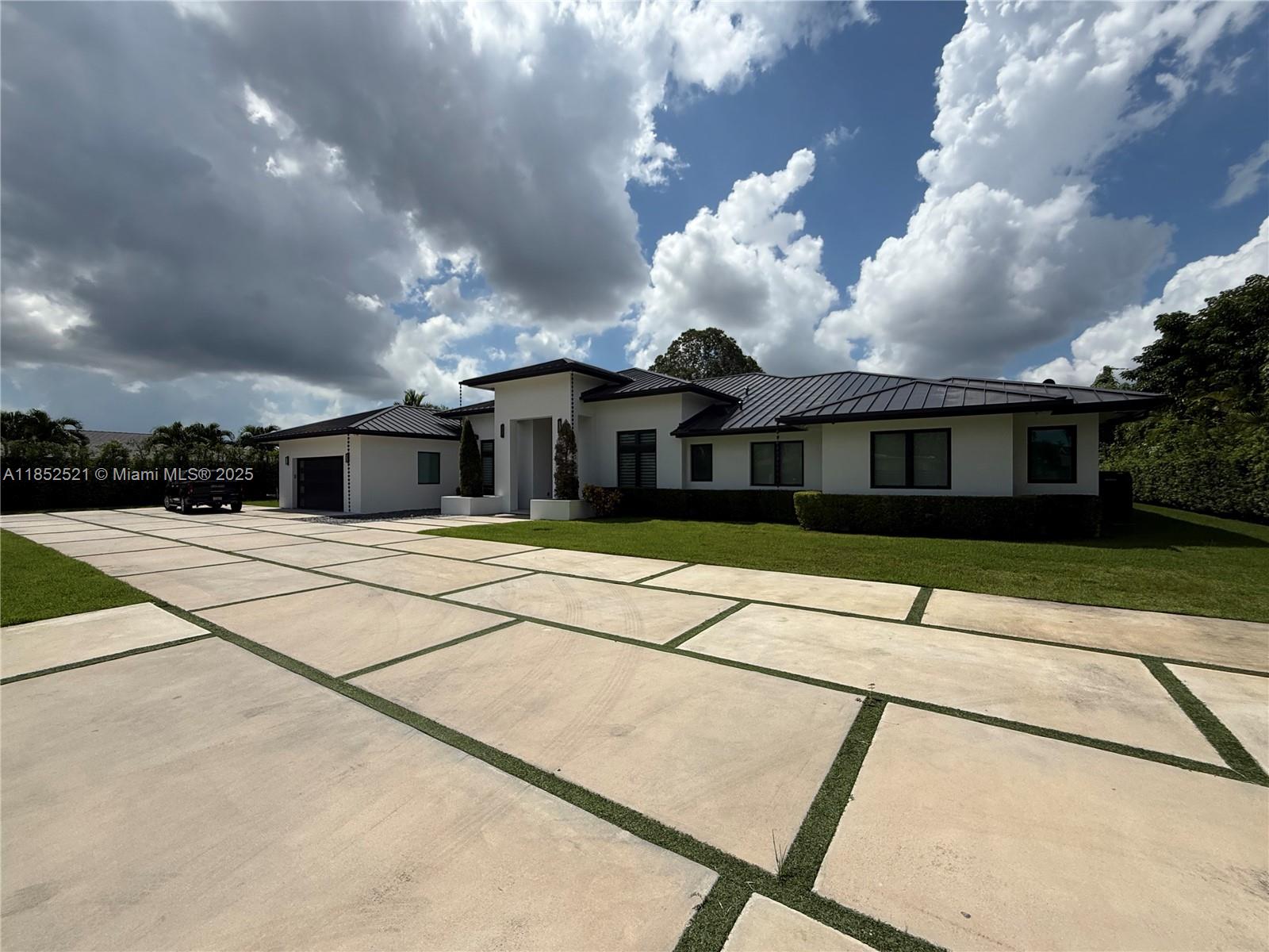 9600 SW 66th St Miami, FL 33173